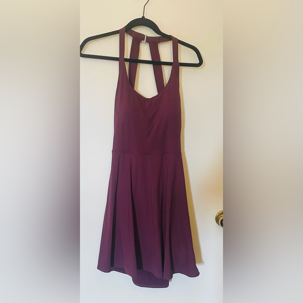 Large Halara burgundy jumper.
